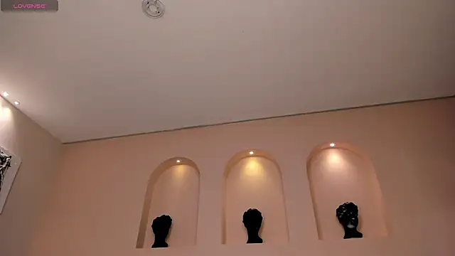 IsabellaMoreau online show from October 24, 8:27 pm