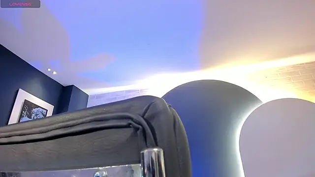 IsabellaMoreau online show from October 27, 8:13 pm