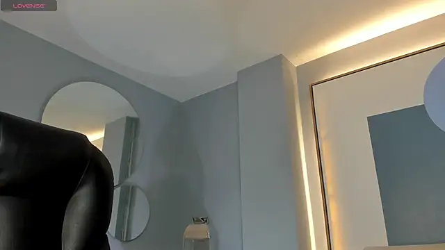 IsabellaMoreau online show from May 13, 7:22 pm