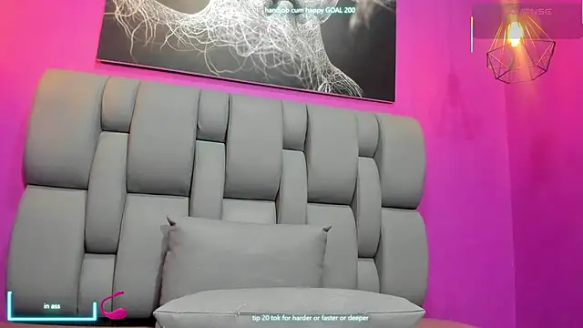 Emma HotLatina online show from September 24, 6:11 pm