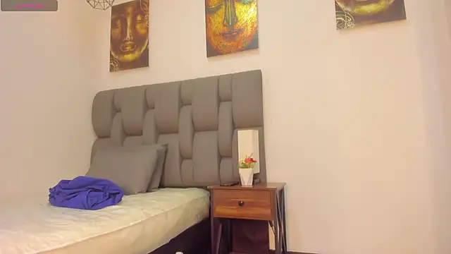 Emma HotLatina online show from January 7, 6:10 pm