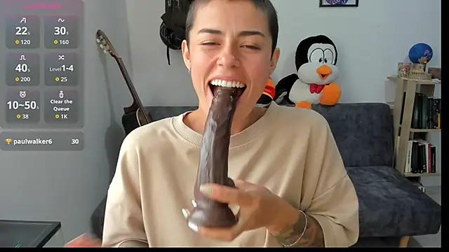 natt op online show from October 8, 8:28 pm