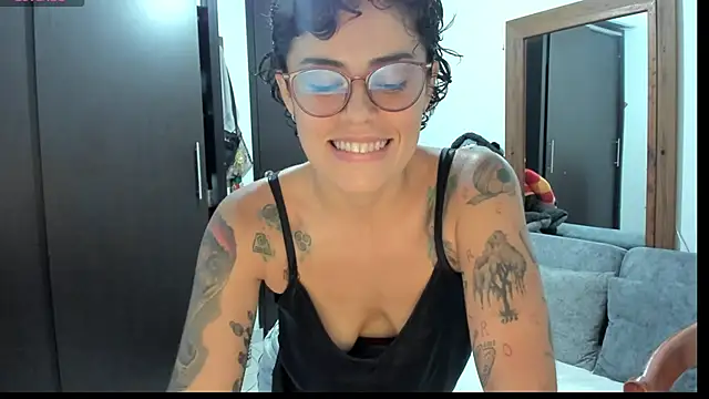 Snapshot of natt_op chatting on April 24, 12:35 am natt op online show from April 24, 12:35 am