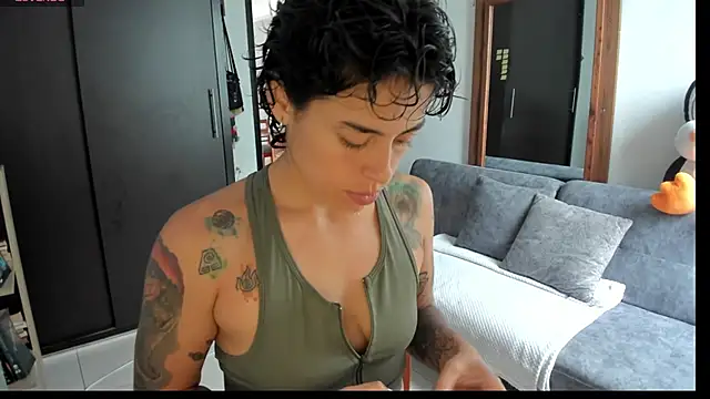 Snapshot of natt_op chatting on May 21, 1:18 pm natt op online show from May 21, 1:18 pm