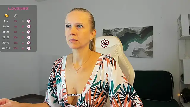 Eliza Wilsoon online show from September 13, 2:00 am