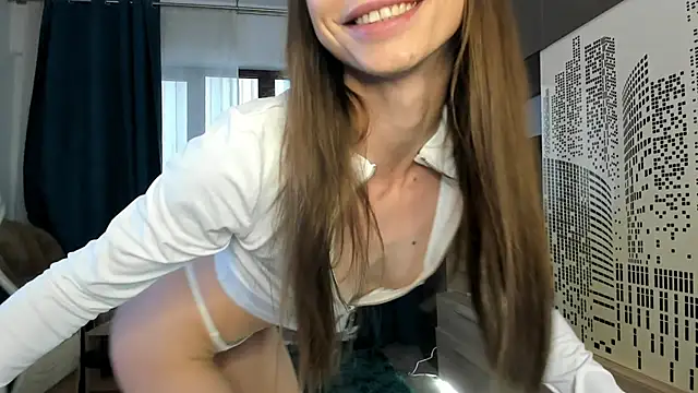 UnicornLand online show from October 18, 8:15 am