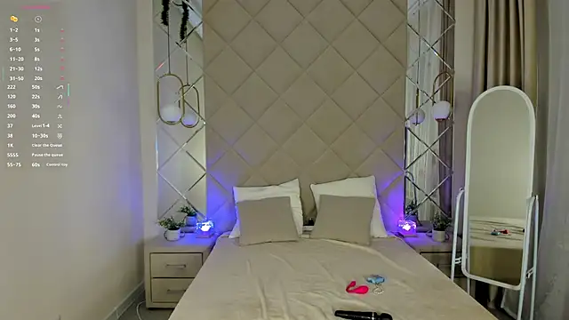 Nelly Kimm online show from February 2, 1:04 am