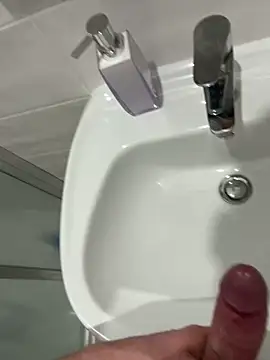 Snapshot of geraldoo007 chatting on March 16, 7:07 pm geraldoo007 online show from March 16, 7:07 pm