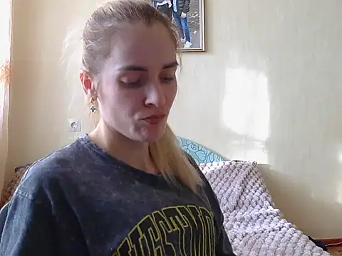 JayeTyler online show from December 17, 7:58 am