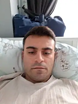 Snapshot of Obstacless chatting on January 8, 7:43 am Obstacless online show from January 8, 7:43 am