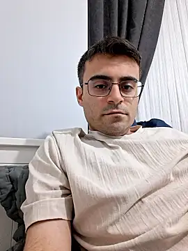 Snapshot of Obstacless chatting on January 8, 7:49 pm Obstacless online show from January 8, 7:49 pm