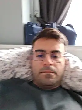 Snapshot of Obstacless chatting on January 15, 1:59 pm Obstacless online show from January 15, 1:59 pm