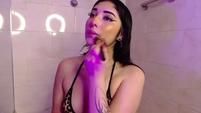 Snapshot of KattEngel chatting on September 25, 11:58 am KattEngel online show from September 25, 11:58 am