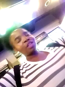 ShySexyBaddiexx online show from November 13, 10:19 pm