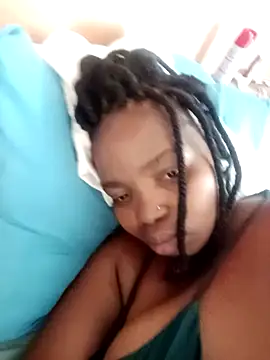 ShySexyBaddiexx online show from January 8, 7:21 am