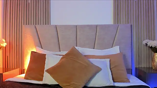 Victoria Beaumont online show from October 11, 12:15 pm