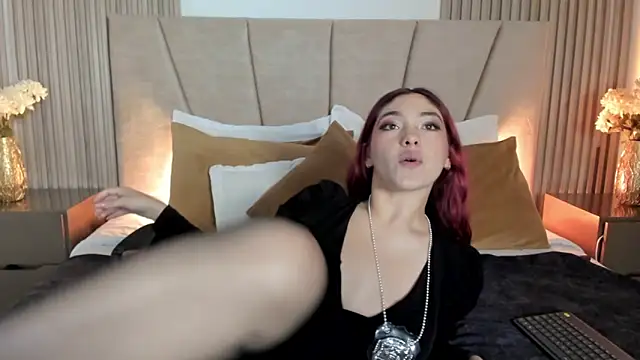 Victoria Beaumont online show from October 31, 11:44 am