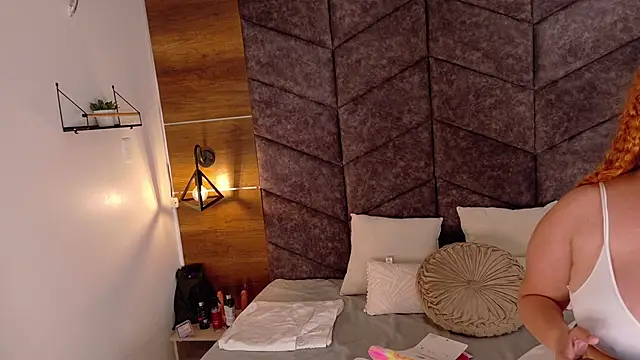 JenaCooper  online show from September 16, 2:45 am