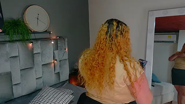 JenaCooper  online show from December 4, 7:33 pm