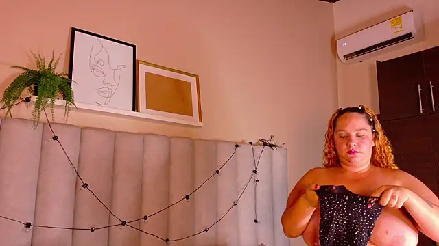 JenaCooper  online show from January 17, 7:39 pm