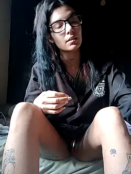 Snapshot of Darkw1tch chatting on October 13, 10:15 am Darkw1tch online show from October 13, 10:15 am