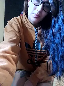 Snapshot of Darkw1tch chatting on October 19, 8:20 pm Darkw1tch online show from October 19, 8:20 pm