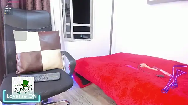 miaroberts69 online show from March 18, 12:25 am