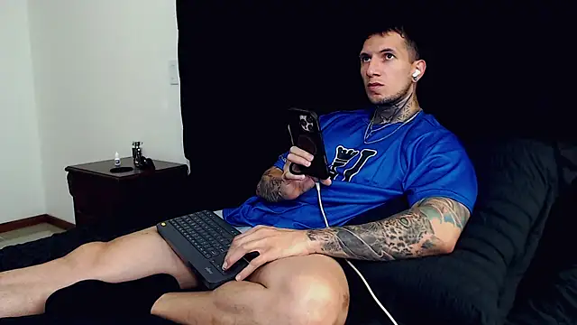 Snapshot of Shane_Clay chatting on October 2, 8:49 pm Shane Clay online show from October 2, 8:49 pm