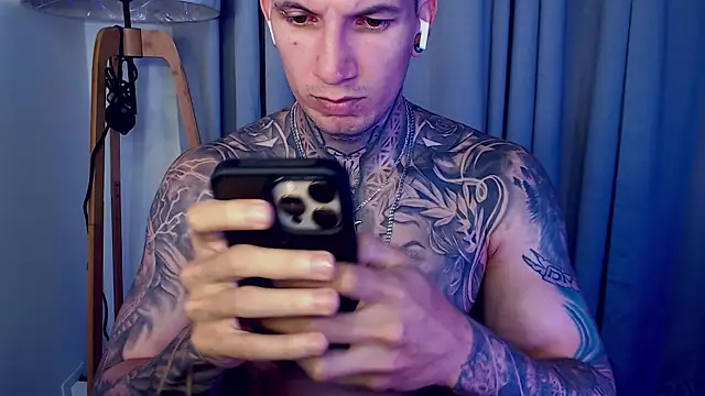 Snapshot of Shane_Clay chatting on October 13, 1:55 pm Shane Clay online show from October 13, 1:55 pm