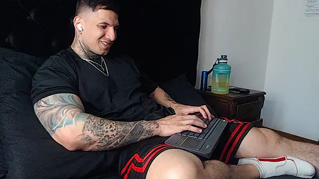 Snapshot of Shane_Clay chatting on February 23, 6:49 pm Shane Clay online show from February 23, 6:49 pm