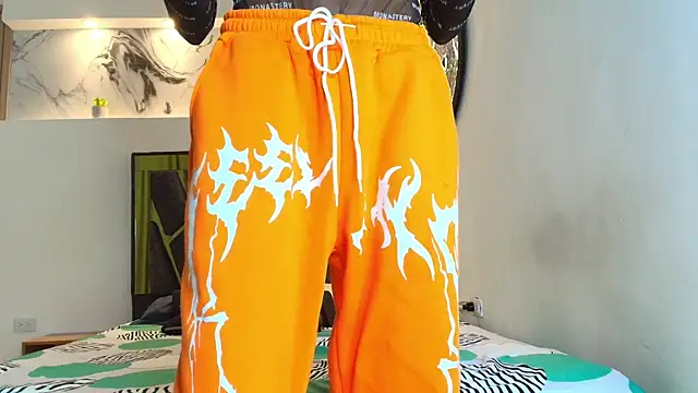 Snapshot of TWINKS_FRIENDS chatting on September 20, 1:28 am TWINKS FRIENDS online show from September 20, 1:28 am