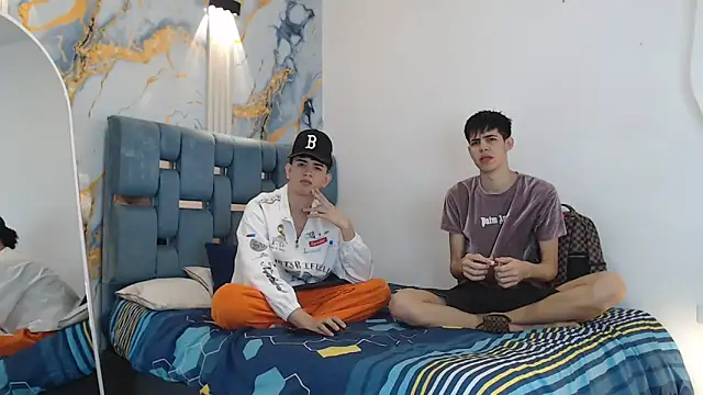 TWINKS FRIENDS online show from February 16, 1:18 pm