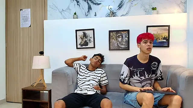 TWINKS FRIENDS online show from May 11, 1:28 pm