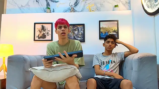 TWINKS FRIENDS online show from May 19, 1:28 pm