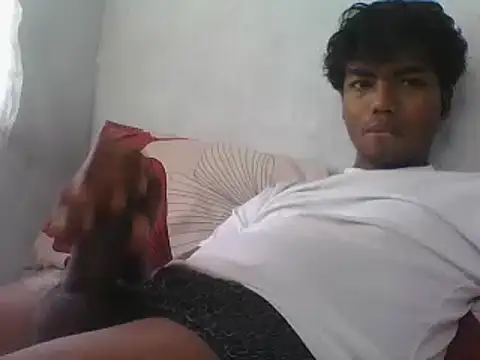 Snapshot of young_dickkk chatting on March 12, 5:57 am young dickkk online show from March 12, 5:57 am