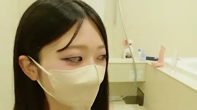 Snapshot of OSUSHI-CHAN chatting on July 1, 7:35 pm OSUSHI-CHAN online show from July 1, 7:35 pm