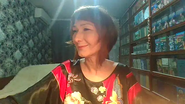 Snapshot of Pline1 chatting on April 1, 8:28 pm Pline1 online show from April 1, 8:28 pm