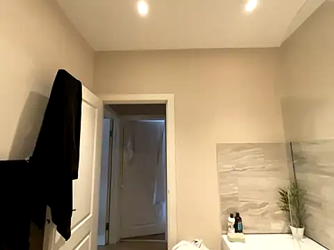 FrancescaXO online show from October 16, 1:23 pm