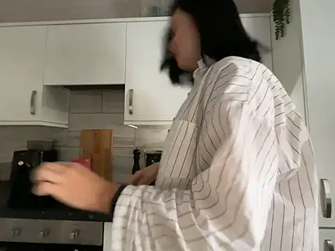 FrancescaXO online show from October 29, 8:27 am