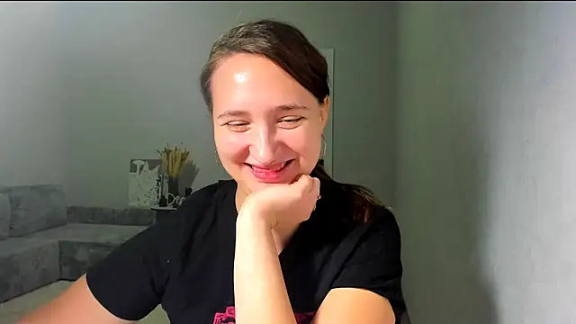 Wise Bunny online show from March 26, 6:24 pm