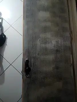 Snapshot of brasileirinha_timida chatting on April 7, 3:29 am brasileirinha timida online show from April 7, 3:29 am