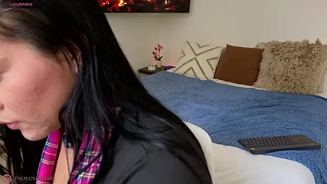 Evelyn  16 online show from November 29, 2:31 pm