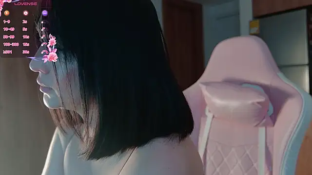 Snapshot of _bella1 chatting on March 17, 11:13 am bella1 online show from March 17, 11:13 am