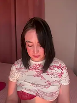 Snapshot of _bella1 chatting on April 4, 1:04 am bella1 online show from April 4, 1:04 am