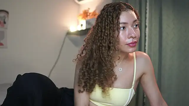 Snapshot of isabella-garcia- chatting on September 13, 12:54 am isabella-garcia- online show from September 13, 12:54 am