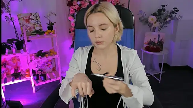 AuroraWrenfield online show from November 27, 4:25 am