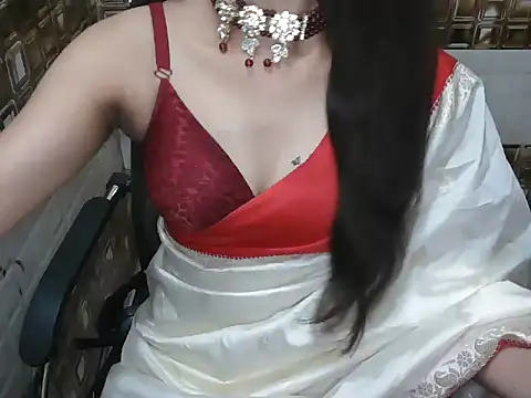 Snapshot of lovepihuu chatting on March 17, 5:44 am lovepihuu online show from March 17, 5:44 am