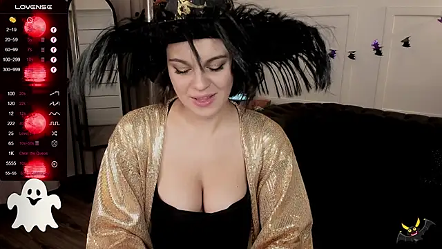 Snapshot of KiraEnergy chatting on October 30, 2:13 am KiraEnergy online show from October 30, 2:13 am