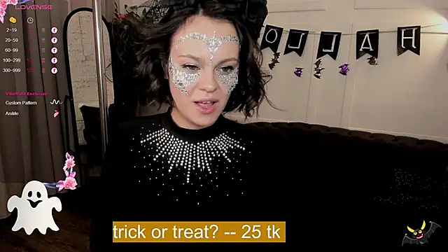 Snapshot of KiraEnergy chatting on October 31, 2:12 am KiraEnergy online show from October 31, 2:12 am