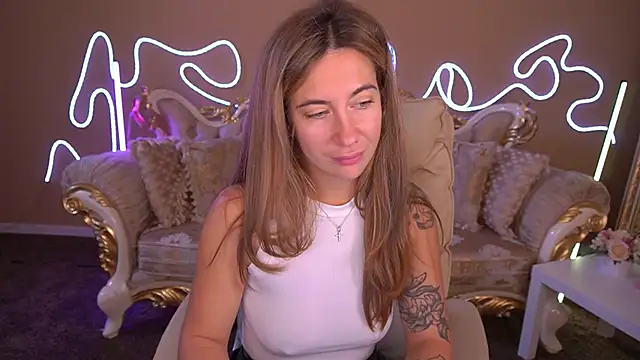 Snapshot of KateShanny chatting on October 12, 6:12 am KateShanny online show from October 12, 6:12 am